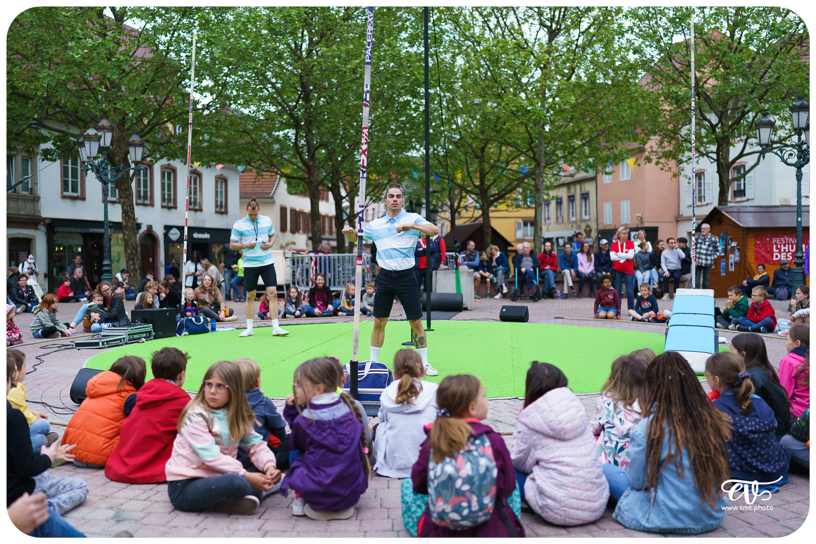 LEAGUE AND LEGEND (15FEET6)